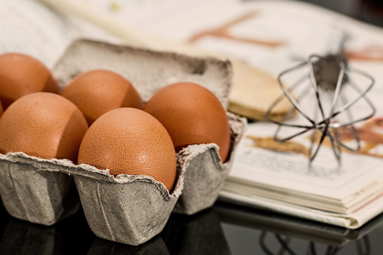Dlaczego weganie nie jedzą jajek? Co jest w nich złego?